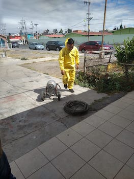 Servicio de fontanería y desazolve de tuberías sanitarias e hidráulicas en la <b>Colonia  Lomas de Chapultepec 5a Secc.</b>